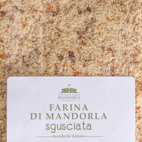 Farina di mandorla sgusciata