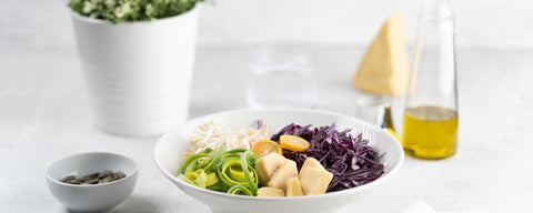 Bowl vegana con formaggio